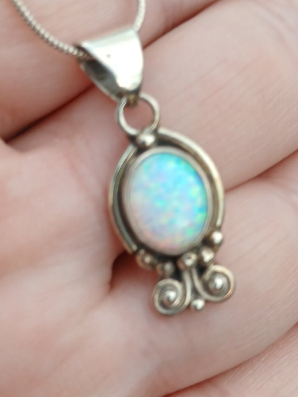 opal pendant on sterling silver chain - Picture 3 of 16